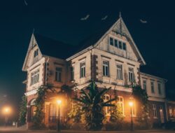 Omah Lowo Solo: Bangunan Aestetik Penuh Mistis yang Berubah Jadi Spot Heritage Super Instagramable!